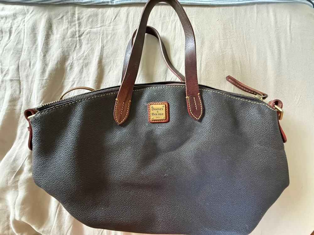 Dooney & Bourke Pebble Grain Zip Zip Satchel in brown leather -thrashed, usable